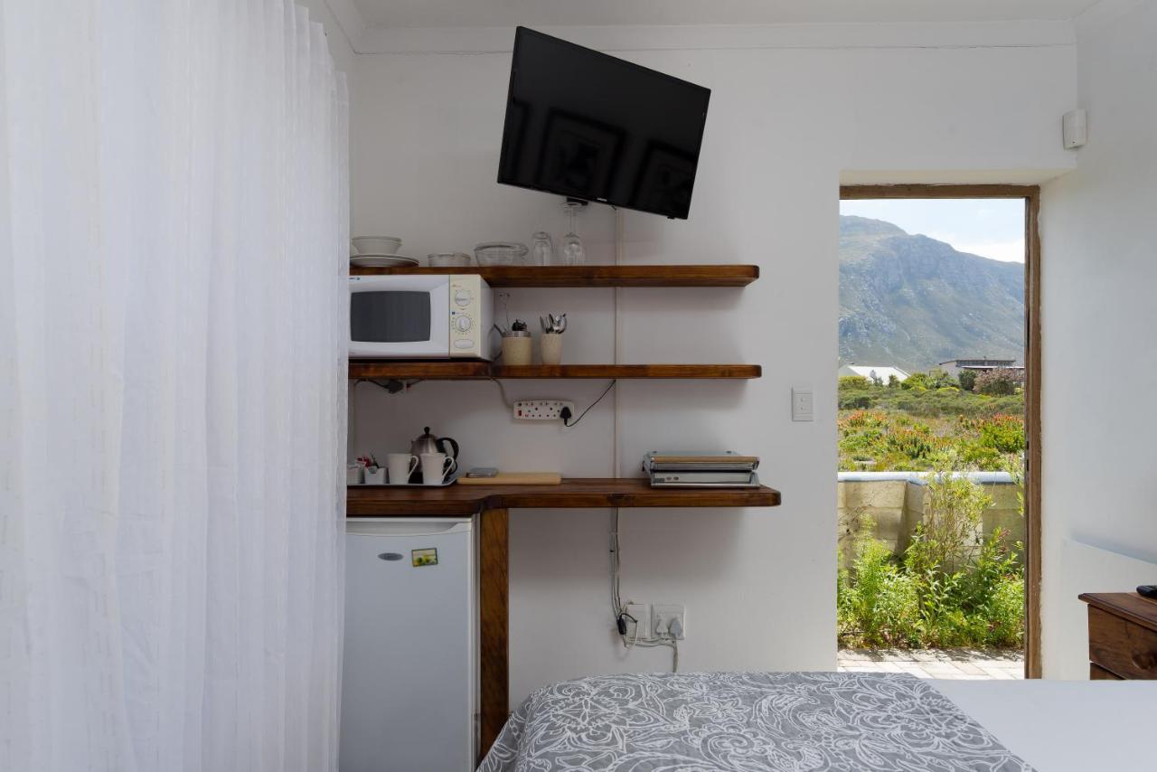 Stay At Friends Economic Rooms Malkopvlei Eksteriør billede