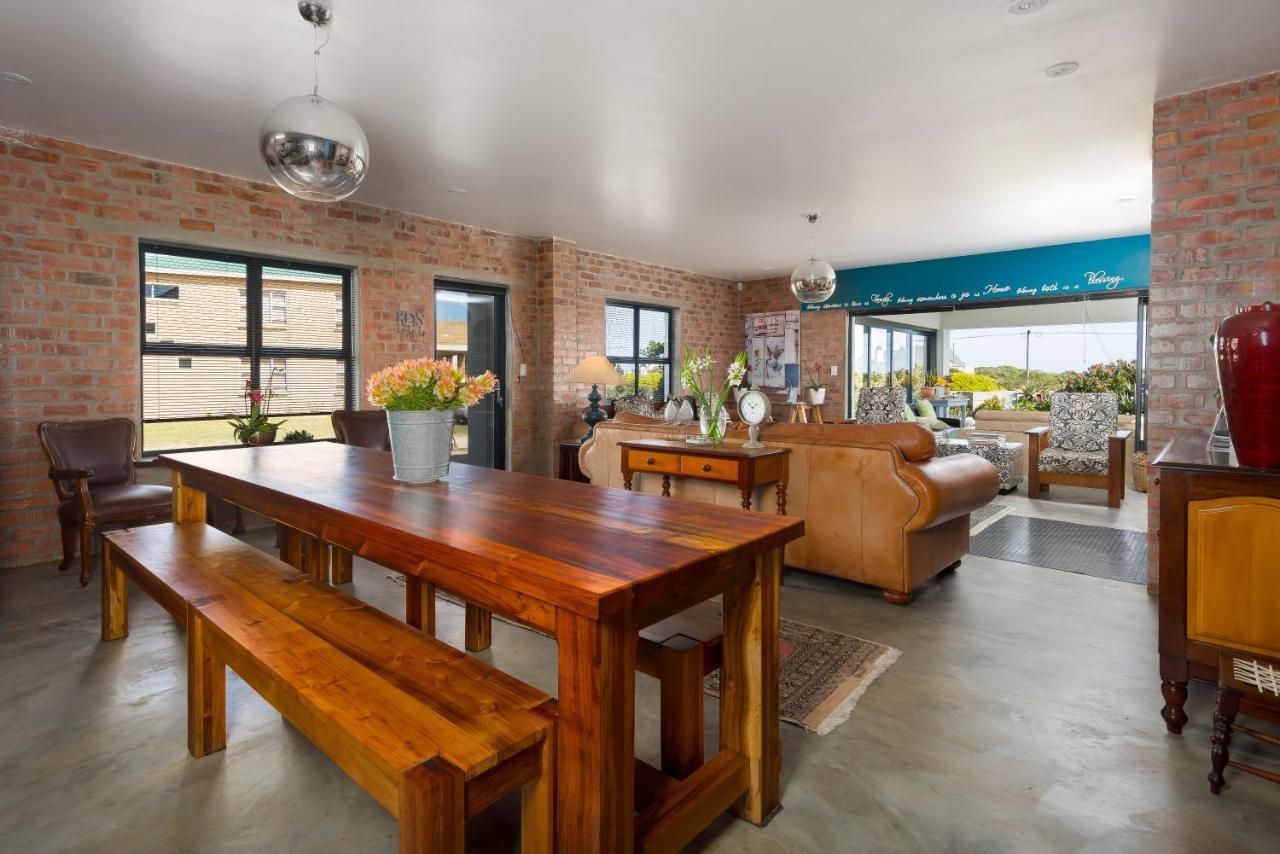 Stay At Friends Economic Rooms Malkopvlei Eksteriør billede